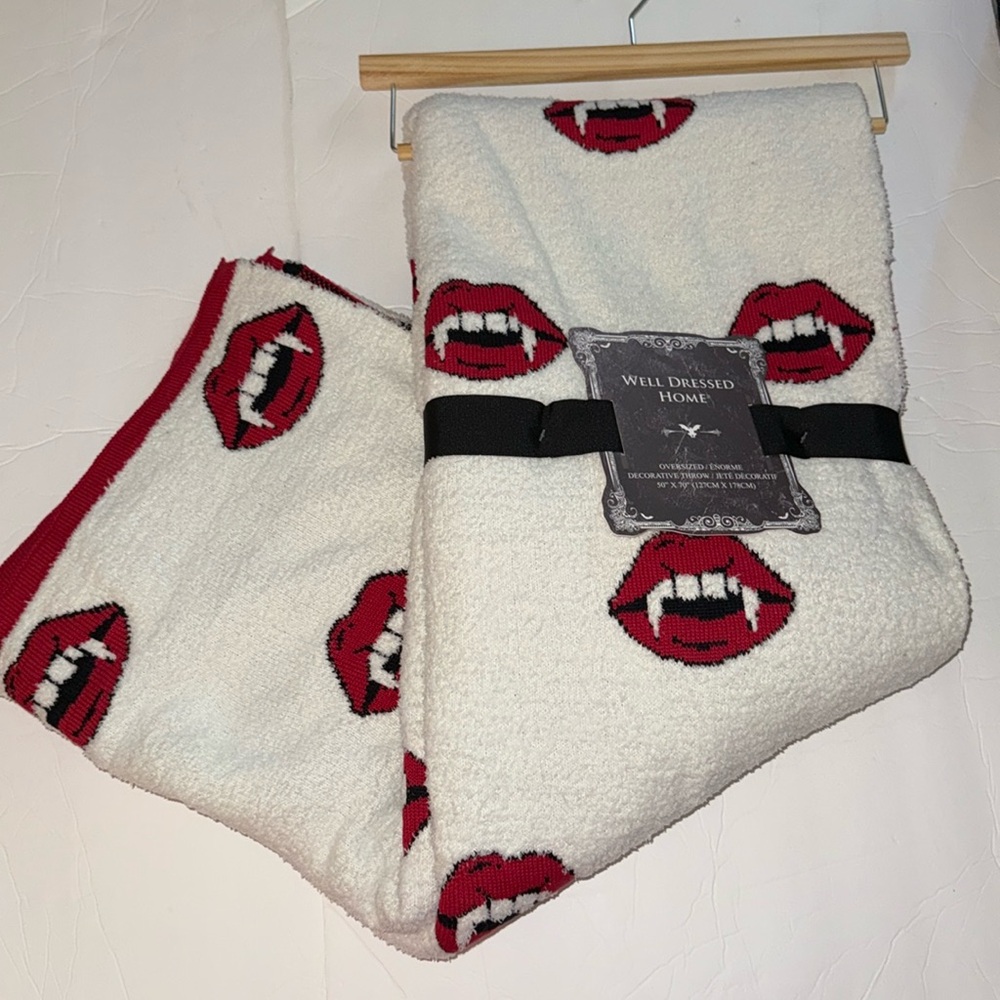 Well Dressed Home 50 x 70” Halloween Red Lips with Vampire Fangs Throw Blanket